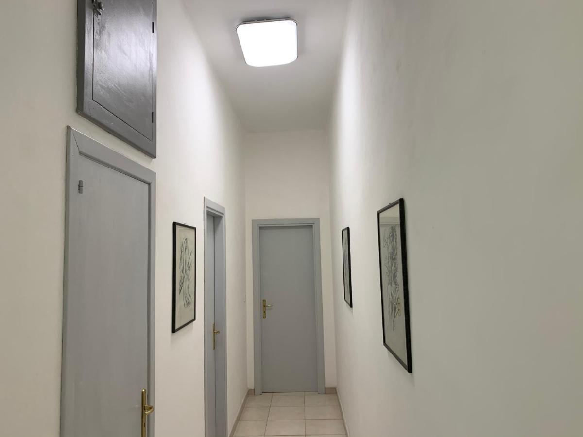 Apartment City Center Eighty-Five Бари Екстериор снимка
